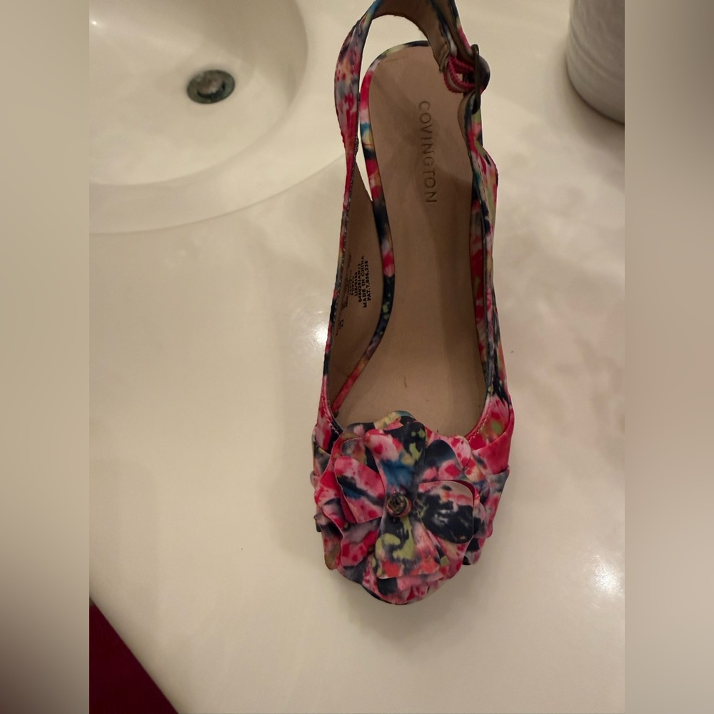 Covington Women's Multicolor Floral Cork Wedge Heels size 6.5 MAKE ME A OFFER! - Picture 1 of 17